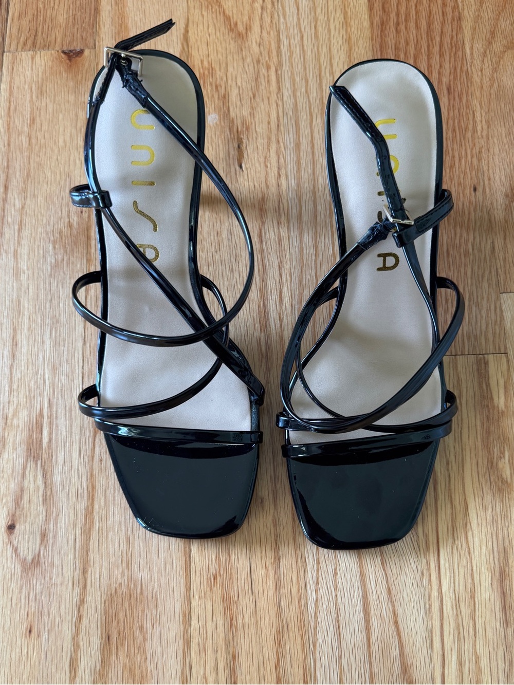 Unisa Minimalist Black Strappy Patent Square-Toe Women's Sandals size 6